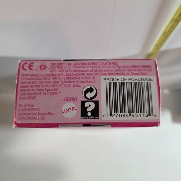 NEW ! MATTEL BARBIE 2007 CHRISTMAS MORNING BARBIE w/ PENGUIN ORNAMENT - Picture 3 of 3